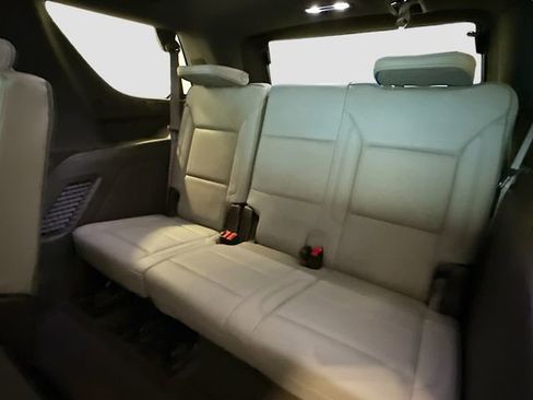 Used 2023 GMC Yukon SLT AWD/4WD image 22