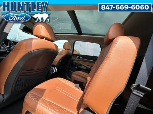 Used 2022 Kia Sorento SX Prestige w/ Rust Color Package AWD/4WD image 17