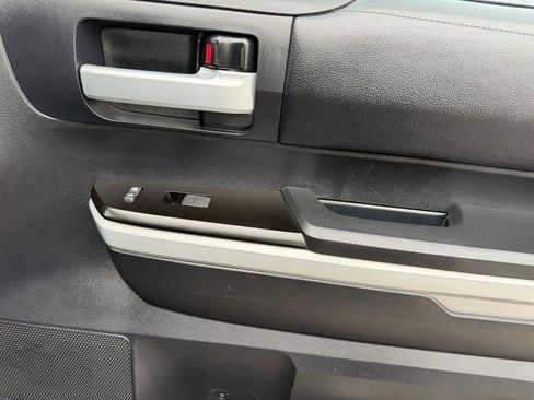 Used 2018 Toyota Tundra SR5 w/ SR5 Upgrade Package image 34