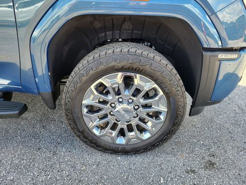 New 2026 GMC Sierra 2500 Denali w/ Denali Reserve Package AWD/4WD image 6