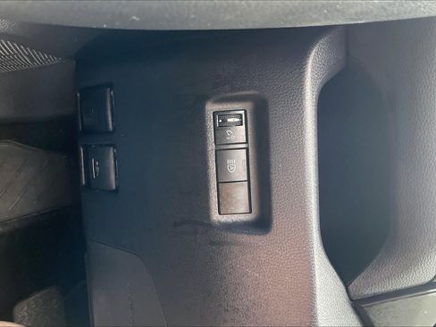 Used 2024 Toyota RAV4 XLE FWD image 33