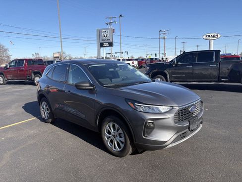 Used 2024 Ford Escape Active w/ Tech Pack #1 image 2