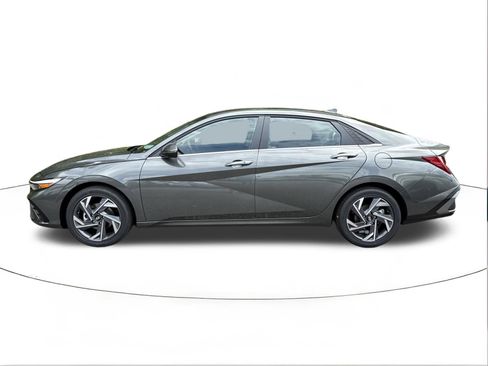 New 2026 Hyundai Elantra Limited FWD image 6