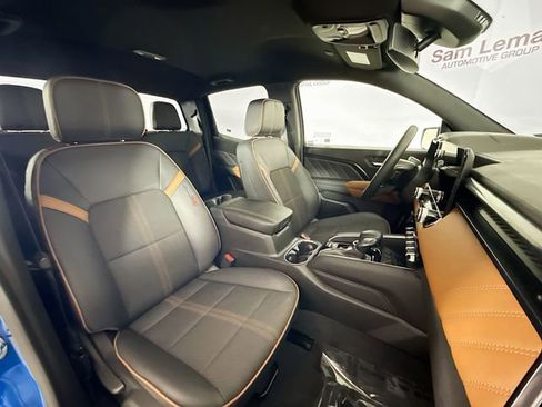 Used 2024 GMC Canyon AT4 w/ Canyon Safety Plus Package image 29