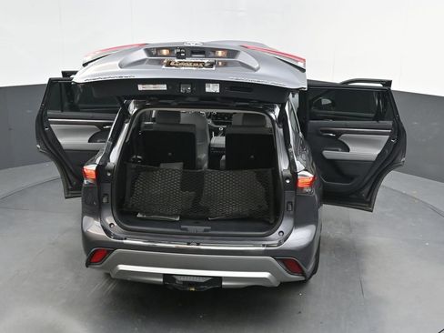 Used 2021 Toyota Highlander Platinum AWD/4WD image 44