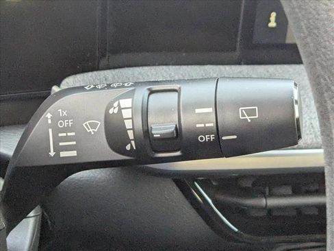 Used 2025 Nissan Kicks SV w/ Charging Package image 27