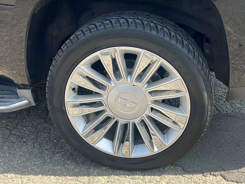 Used 2016 Cadillac Escalade Platinum image 11