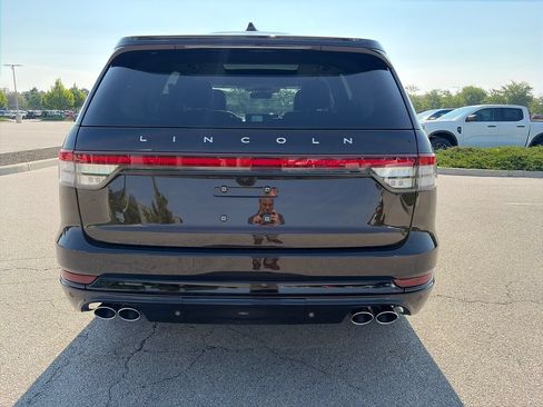Used 2025 Lincoln Aviator AWD w/ Jet Appearance Package image 6