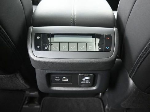 Used 2024 Nissan Pathfinder Platinum AWD/4WD image 28