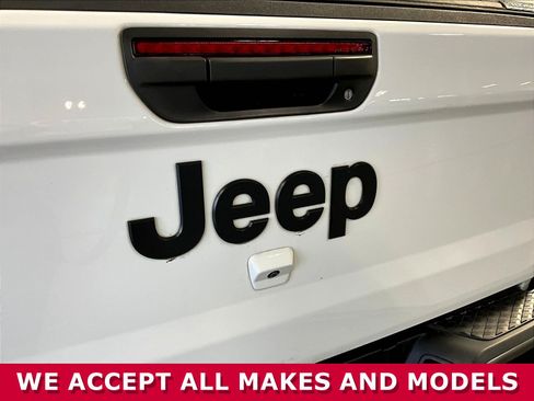 Used 2023 Jeep Gladiator Sport AWD/4WD image 24