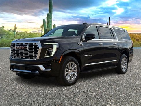 Used 2025 GMC Yukon XL Denali image 7