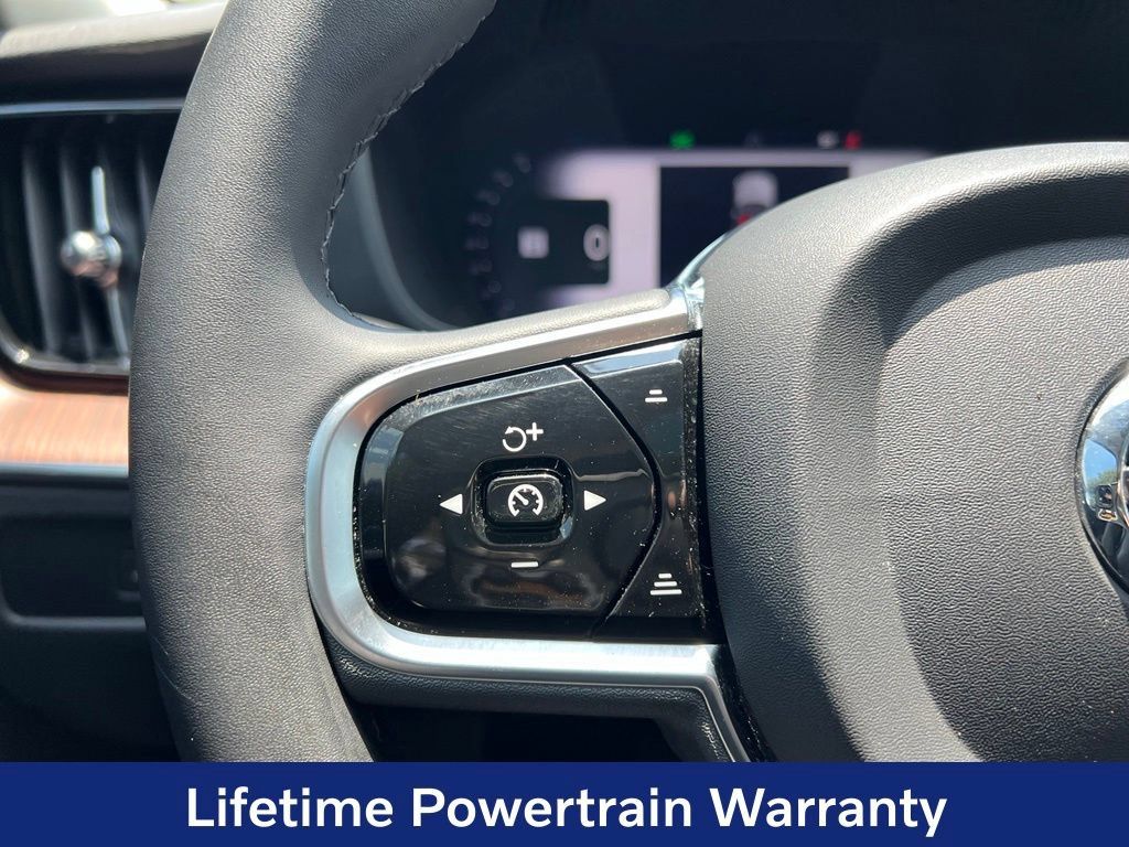 Certified 2024 Volvo XC60 B5 Plus AWD/4WD image 20