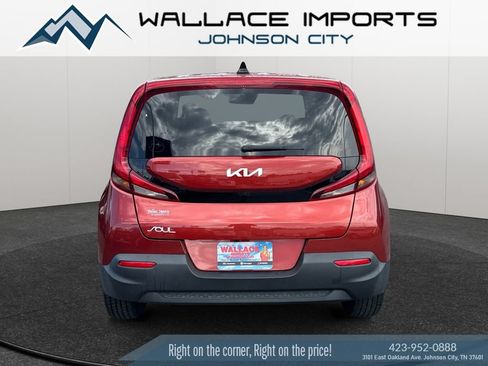 Used 2022 Kia Soul LX w/ Technology Package FWD image 4