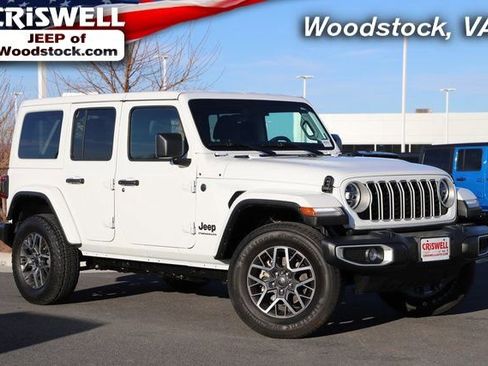 Used 2025 Jeep Wrangler Sahara image 1