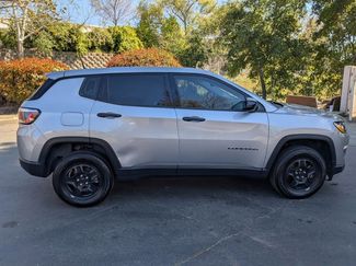 Used 2018 Jeep Compass Sport video 4