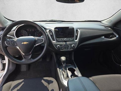 Used 2025 Chevrolet Malibu LT FWD image 17