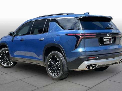 Used 2025 Chevrolet Traverse LT w/ Sun and Wheel Package FWD image 12
