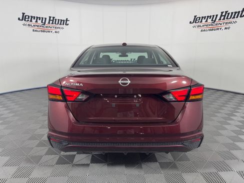 Used 2025 Nissan Altima 2.5 SV FWD image 8