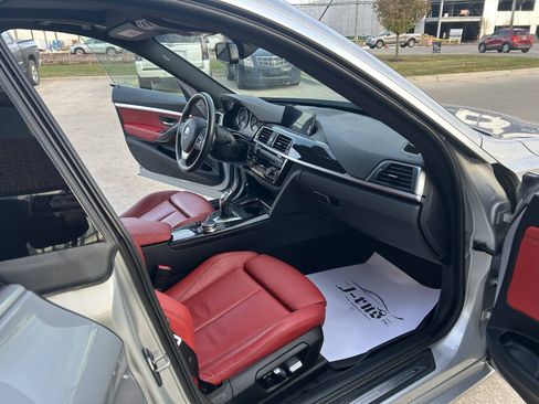 Used 2018 BMW 330i Gran Turismo xDrive image 18