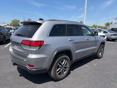 Used 2020 Jeep Grand Cherokee Laredo w/ Laredo X Package image 7