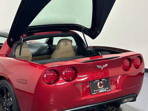 Used 2005 Chevrolet Corvette Coupe w/ Preferred Equipment Group RWD image 9
