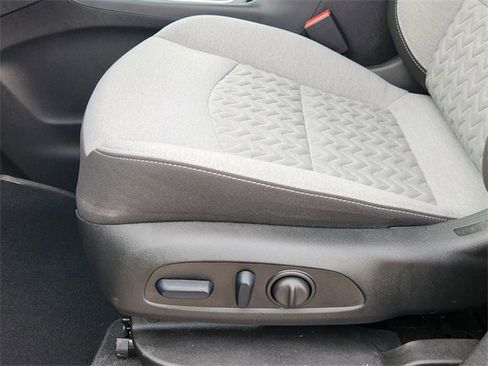 Used 2024 Chevrolet Equinox LS w/ LS Convenience Package image 23