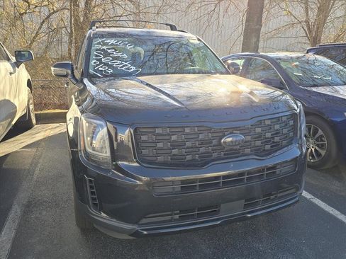 Used 2021 Kia Telluride EX w/ EX Premium Package image 3
