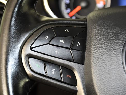 Used 2020 Jeep Cherokee Trailhawk w/ Cold Weather Group AWD/4WD image 20