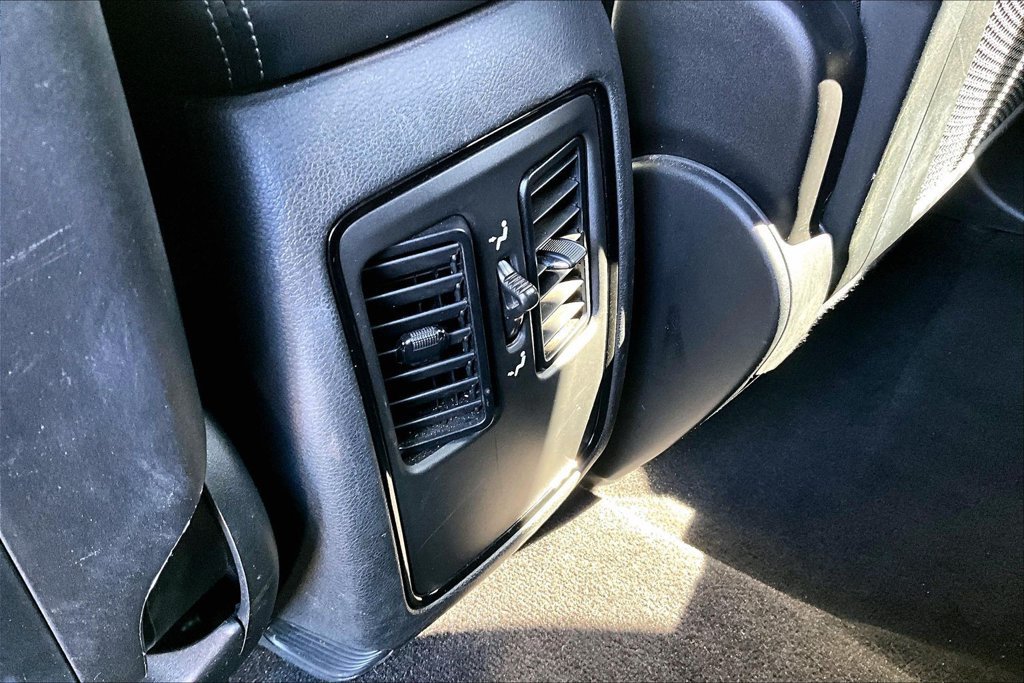 Used 2023 Dodge Durango SXT RWD image 10