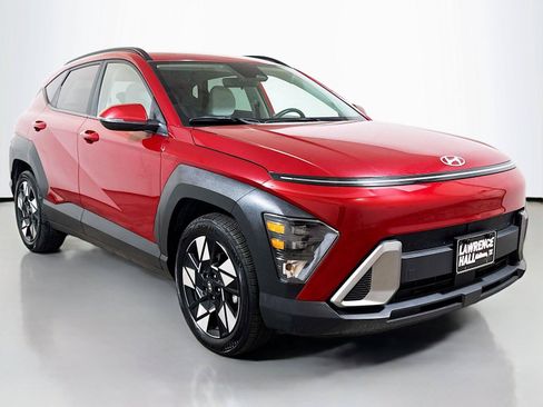 Used 2025 Hyundai Kona SEL FWD image 3