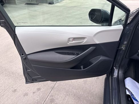 Used 2025 Toyota Corolla LE image 10