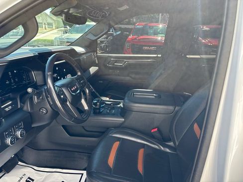Certified 2022 GMC Sierra 1500 AT4 w/ AT4 Premium Package AWD/4WD image 21