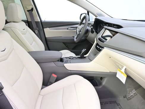 New 2025 Cadillac XT5 Premium Luxury w/ LPO, Floor Liner Package image 16