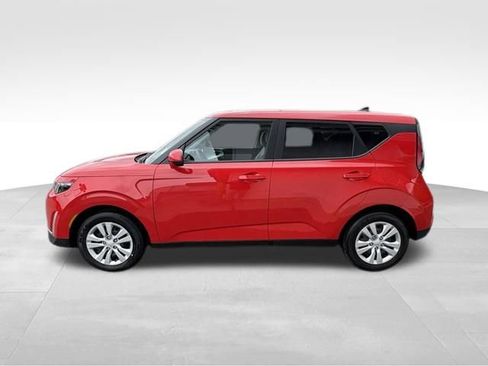 Used 2025 Kia Soul LX FWD image 12
