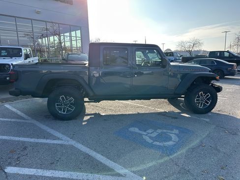 New 2026 Jeep Gladiator Mojave w/ Safety Group image 35
