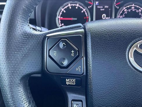 Used 2020 Toyota 4Runner Venture w/ Moonroof Package AWD/4WD image 17
