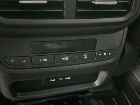 Used 2025 Honda Pilot EX-L image 26