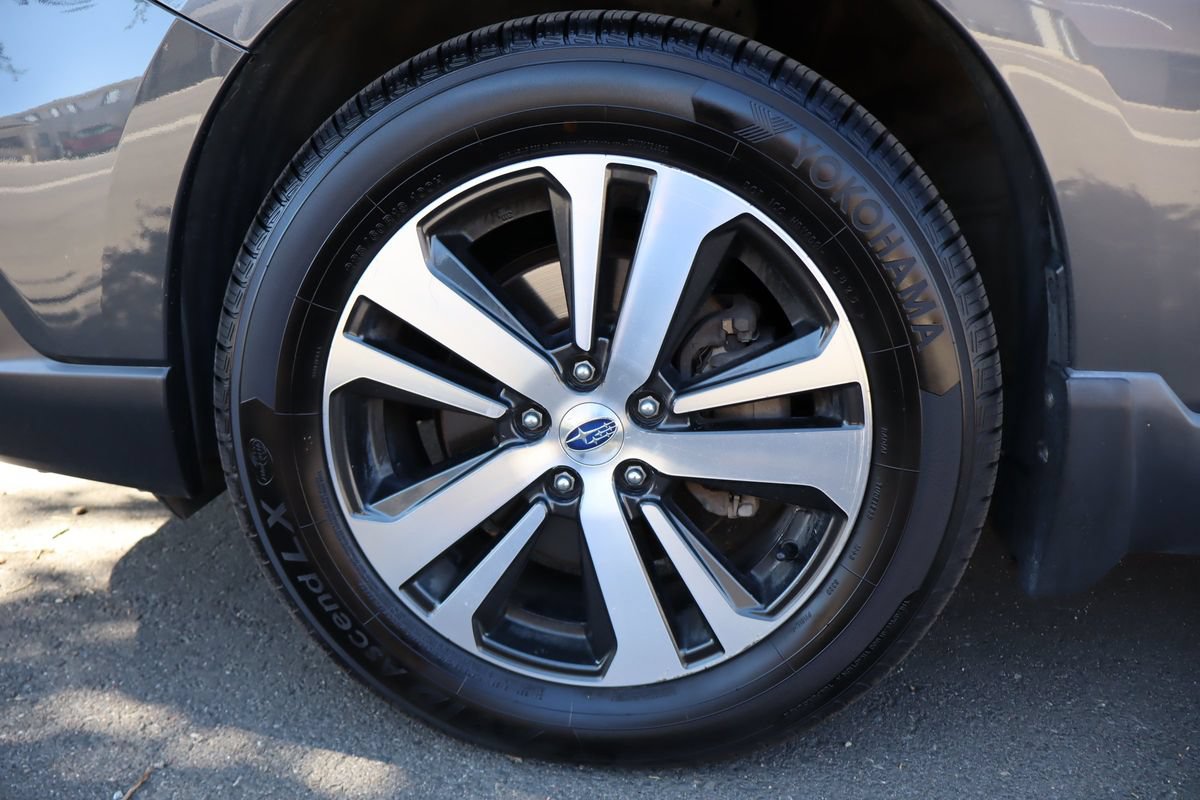 Used 2018 Subaru Outback 3.6R Limited AWD/4WD image 42