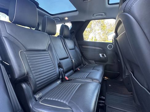 Used 2017 Land Rover Discovery HSE image 20