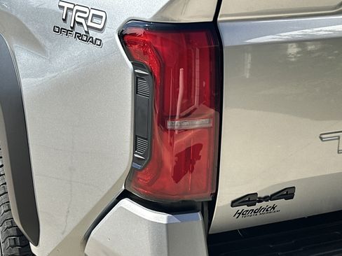 Certified 2025 Toyota Tacoma TRD Off-Road AWD/4WD image 12