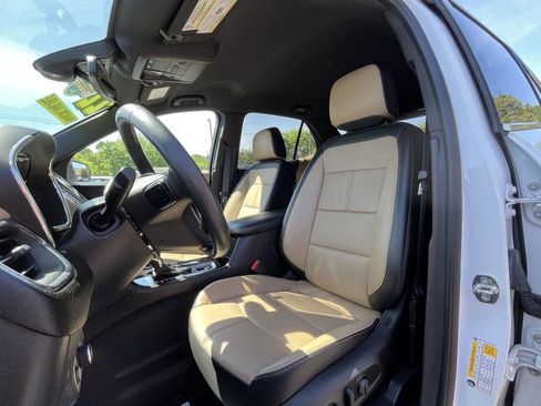Used 2022 Chevrolet Equinox Premier FWD image 6