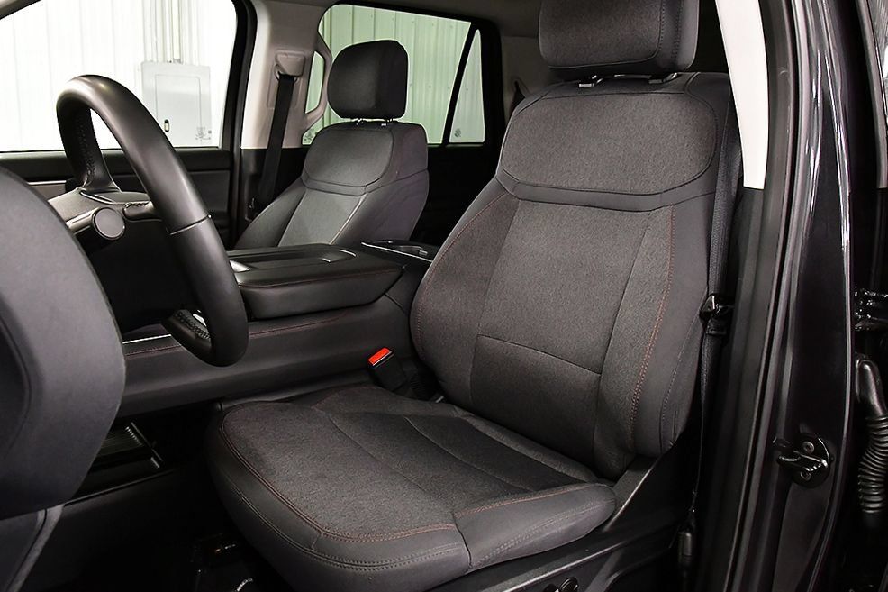 Used 2025 Ford Expedition Active AWD/4WD image 24