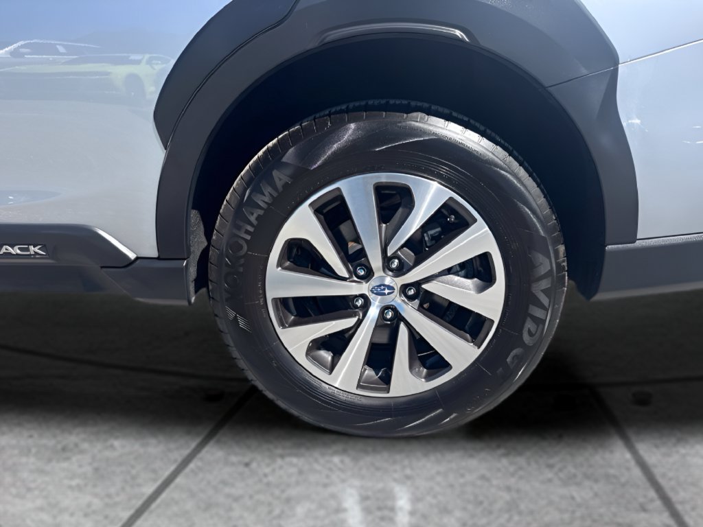 Used 2025 Subaru Outback Premium AWD/4WD image 30