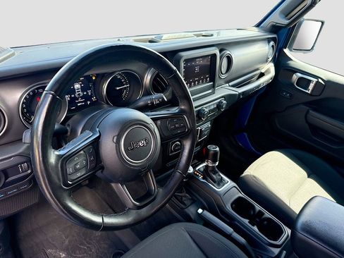 Used 2023 Jeep Wrangler Unlimited w/ Cold Weather Group image 10