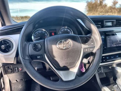 Used 2017 Toyota Corolla L image 17
