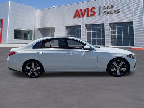 Used 2025 Mercedes-Benz C 300 4MATIC Sedan image 5