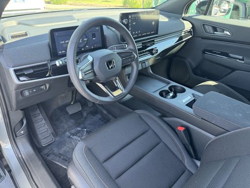 Used 2025 Honda Prologue EX image 15