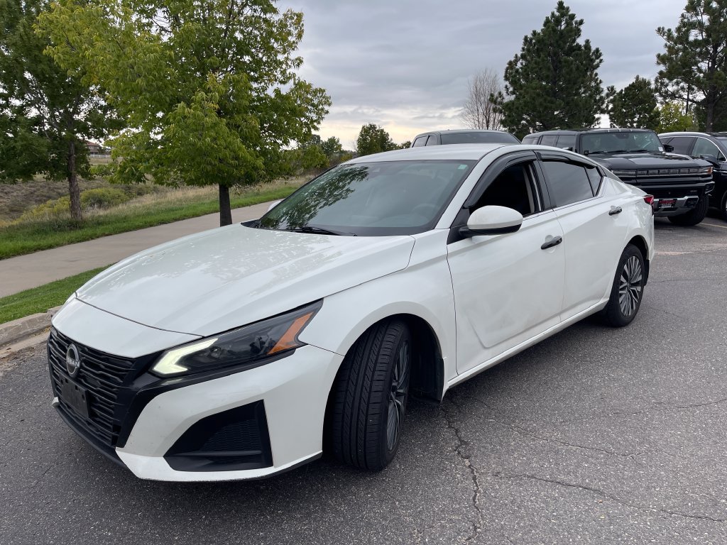Used 2023 Nissan Altima 2.5 SV FWD image 2