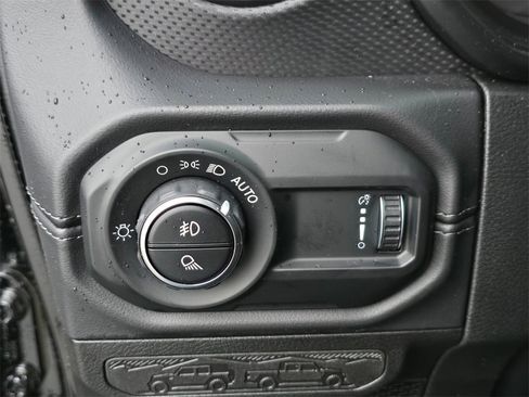 Used 2025 Jeep Gladiator Rubicon image 26