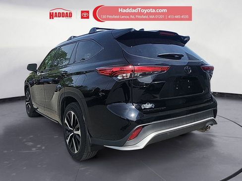 Used 2022 Toyota Highlander XSE AWD/4WD image 3